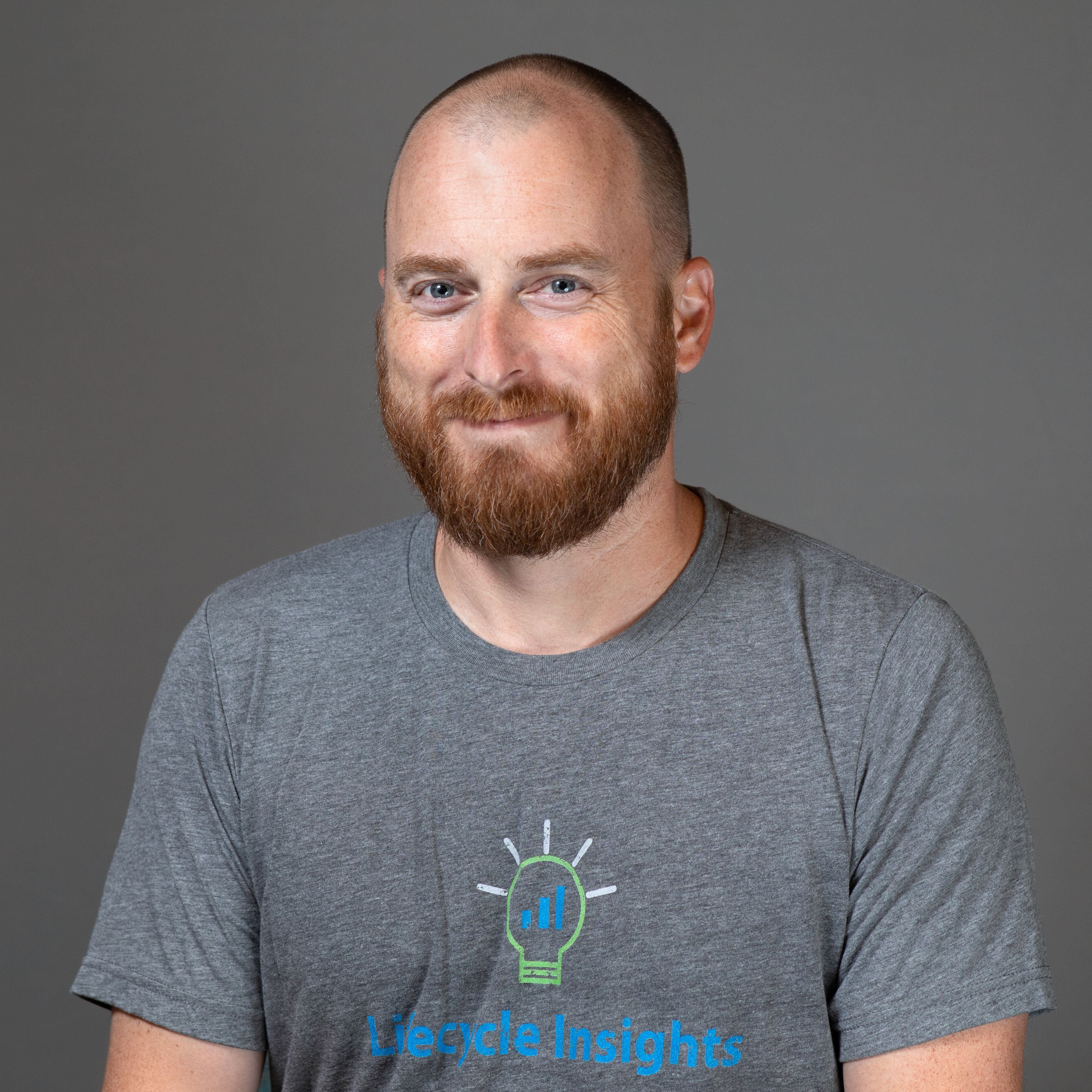 Alex Farling 2021-08 Headshot